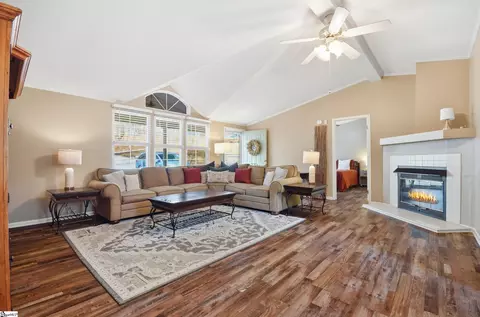 235 Colonial Dr, Easley, SC 29642 photo 3