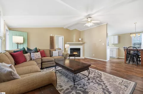 235 Colonial Dr, Easley, SC 29642 photo 8