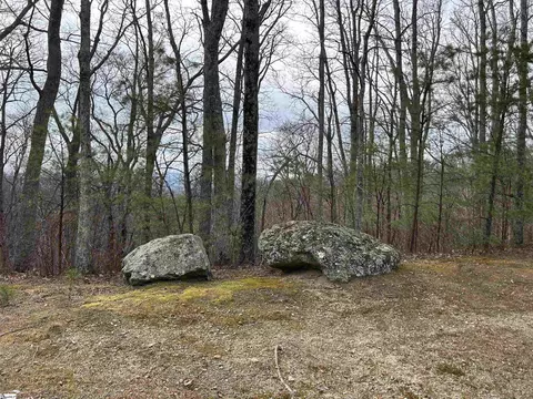 633 Plumley Summit Rd, Landrum, SC 29356