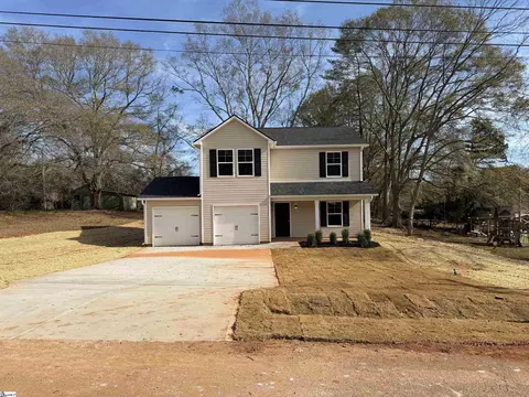 105 Riddle St, Laurens, SC 29360