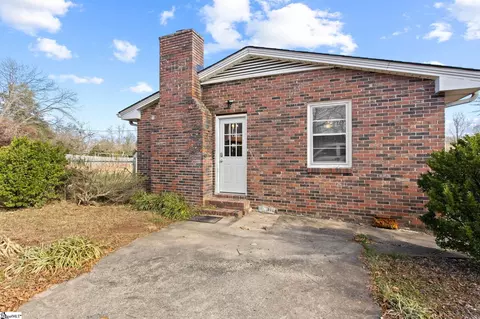 Exterior - 211 Bartlett St, Mauldin, SC 29662 photo 3 of 7