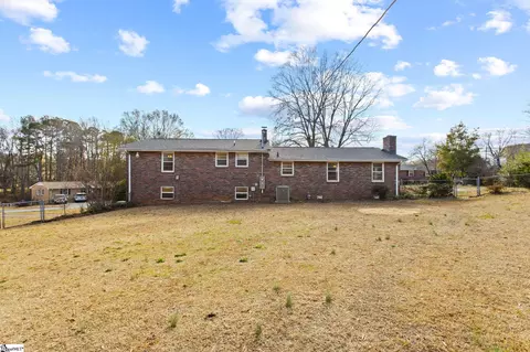 Exterior - 211 Bartlett St, Mauldin, SC 29662 photo 4 of 7