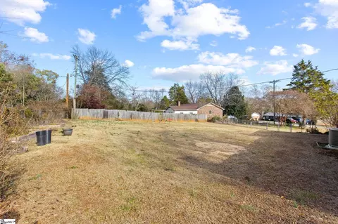 Exterior - 211 Bartlett St, Mauldin, SC 29662 photo 7 of 7
