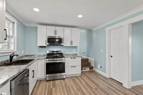 Kitchen - 211 Bartlett St, Mauldin, SC 29662 photo 1 of 1