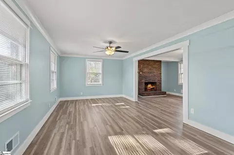 Living - 211 Bartlett St, Mauldin, SC 29662 photo 1 of 4