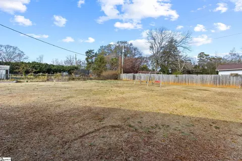 Exterior - 211 Bartlett St, Mauldin, SC 29662 photo 5 of 7