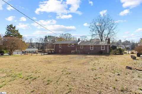 Exterior - 211 Bartlett St, Mauldin, SC 29662 photo 6 of 7