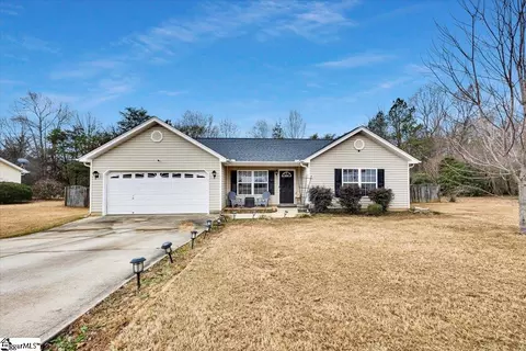 31 Laws Ln, Piedmont, SC 29673