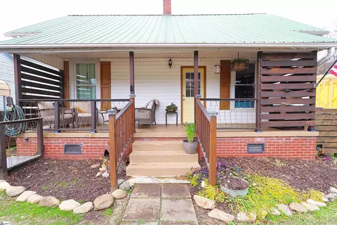 409 Florence St, Clinton, SC 29325