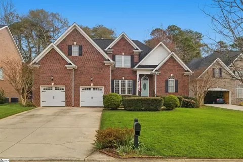 215 Waverly Hall Ln, Simpsonville, SC 29681