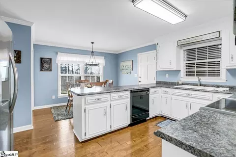 Kitchen - 102 Del Riso Cir, Easley, SC 29642 photo 1 of 5