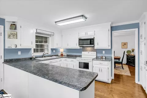 Kitchen - 102 Del Riso Cir, Easley, SC 29642 photo 3 of 5