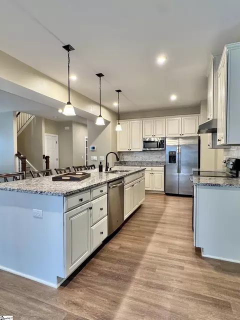 195 Thames Valley Dr, Easley, SC 29642 photo 8