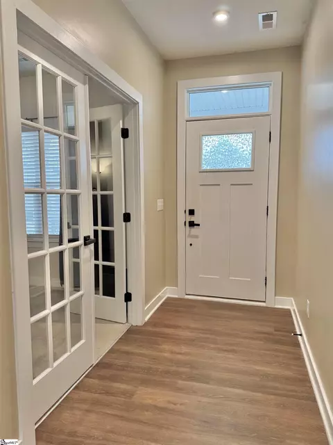195 Thames Valley Dr, Easley, SC 29642 photo 3