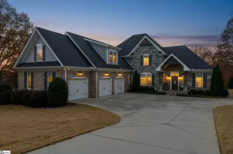 102 Etowah Ln, Piedmont, SC 29673
