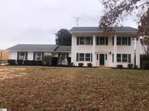 105 Forestdale Dr, Boiling Springs, SC 29316