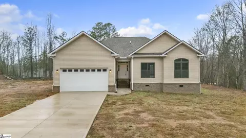 100 Indian Ridge Dr, Laurens, SC 29360