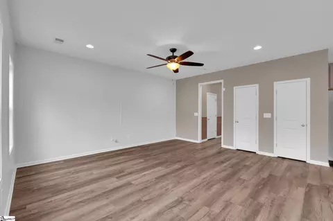 Entry Way - 503 Torrington Dr, Duncan, SC 29334 photo 1 of 2