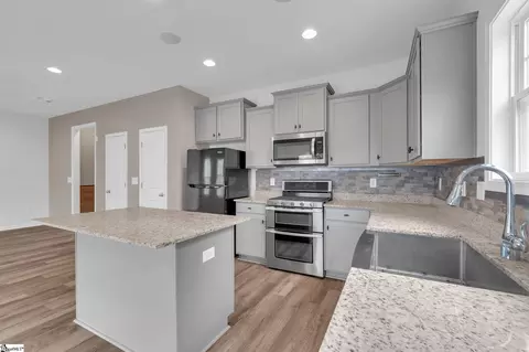 Kitchen - 503 Torrington Dr, Duncan, SC 29334 photo 1 of 1