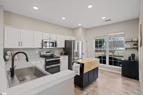 Kitchen - 113 St James Place Dr, Greer, SC 29650 photo 1 of 2