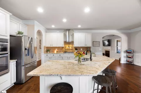 Kitchen - 420 Combahee Ct, Greer, SC 29651 photo 5 of 6