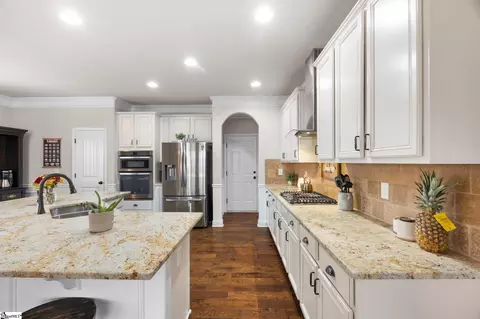 Kitchen - 420 Combahee Ct, Greer, SC 29651 photo 4 of 6