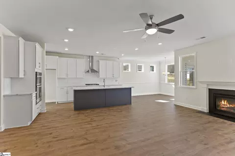 Living - 152 Anderson Oaks Ln #75, Easley, SC 29642 photo 3 of 3