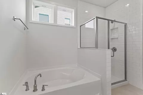 Bath - 152 Anderson Oaks Ln #75, Easley, SC 29642 photo 3 of 4