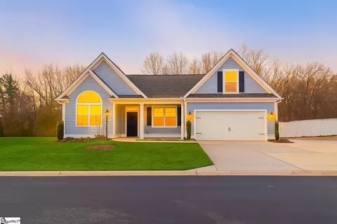 818 Orchard Valley Ln, Boiling Springs, SC 29316