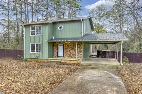 304 N Isundega St, Westminster, SC 29693