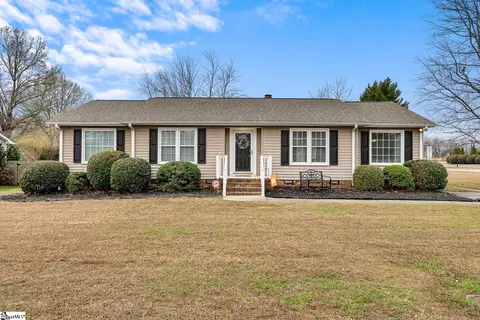 100 De Kalb Dr, Greer, SC 29650