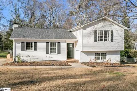 614 Gray Fox Sq, Taylors, SC 29687