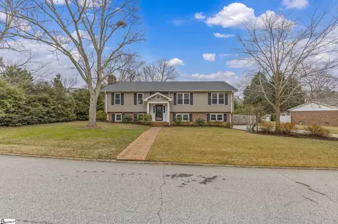13 Cunningham Cir, Taylors, SC 29687