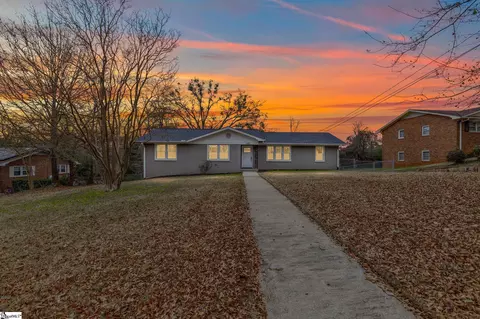 589 Andre Ln, Spartanburg, SC 29301
