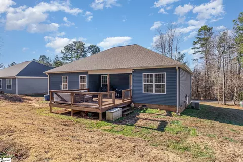 Exterior - 520 Edens Rd, Pickens, SC 29671 photo 6 of 8