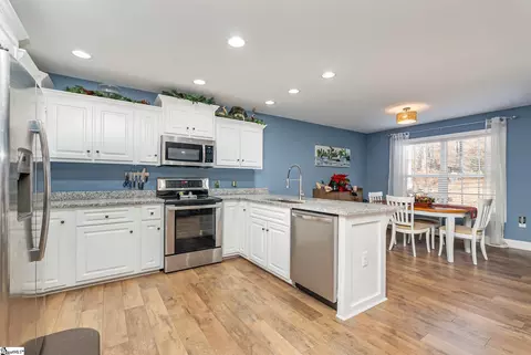 Kitchen - 520 Edens Rd, Pickens, SC 29671 photo 2 of 3