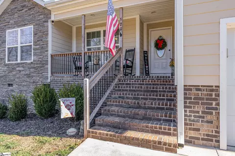 Exterior - 520 Edens Rd, Pickens, SC 29671 photo 3 of 8