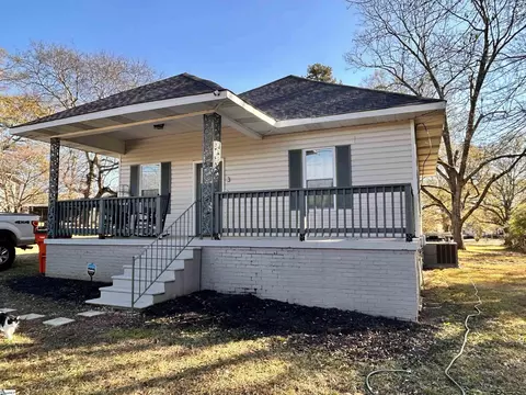 3 Jesse St, Laurens, SC 29360