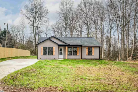 120 Hillcrest Dr, Williamston, SC 29697