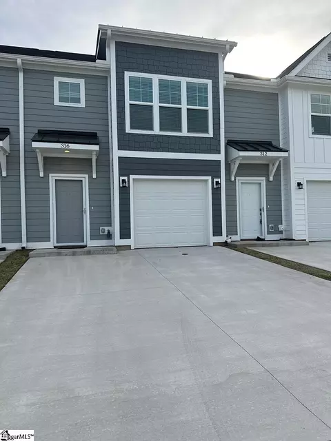 316 Lion Heart Ln, Greer, SC 29651