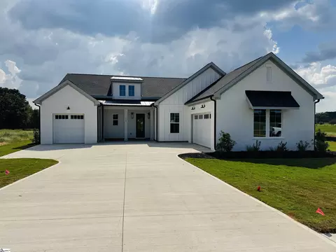 218 Autumn Ash Way, Simpsonville, SC 29681