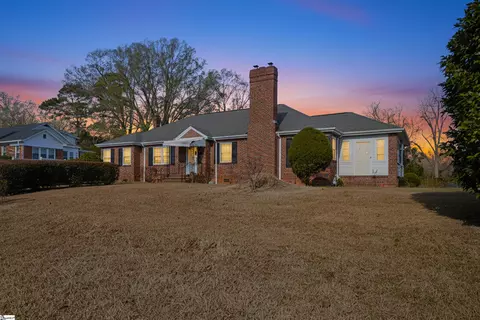 202 Greenwood Hwy, Saluda, SC 29138