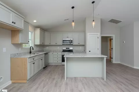 Kitchen - 10002 Hwy 252, Ware Shoals, SC 29692 photo 1 of 1