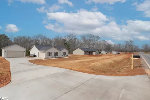 9968 Hwy 252, Ware Shoals, SC 29692 photo 2