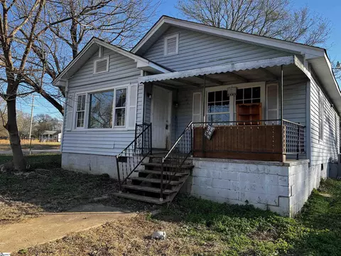 224 Hill St, Gaffney, SC 29340