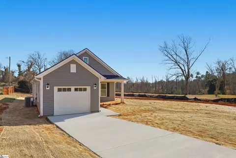 609 S Cherry St, Seneca, SC 29678 photo 4