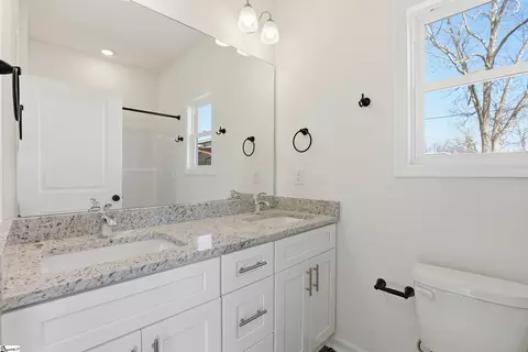 609 S Cherry St, Seneca, SC 29678 photo 17