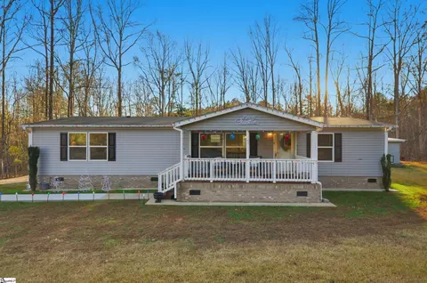 209 City Lake Dr, Pickens, SC 29671