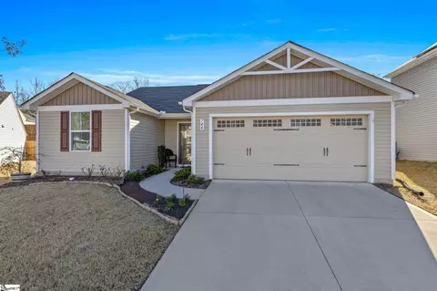 744 Parkside Dr, Woodruff, SC 29388