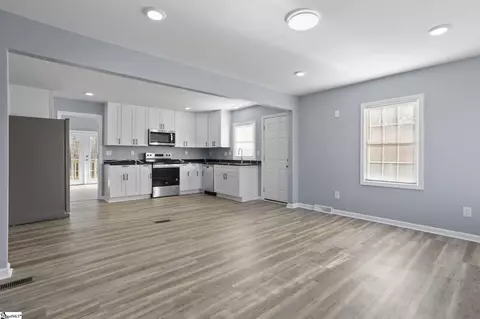 16 Rison Rd, Greenville, SC 29611